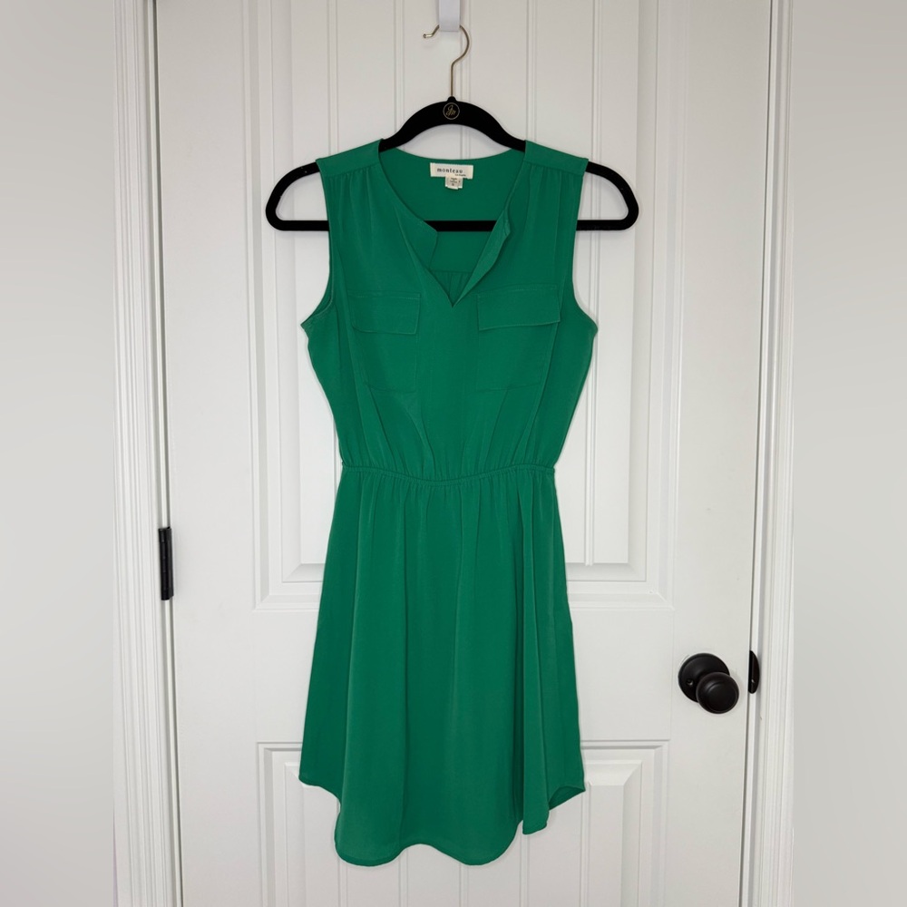 Monteau Vibrant Sleeveless Dress with 2 Pockets - Kelly Green